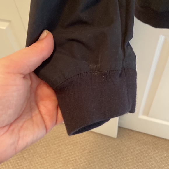 Great windbreaker in excellent condition. - Picture 4 of 7